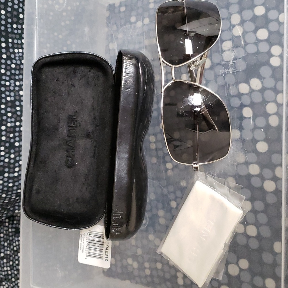 Vintage Chanel aviator sunglasses with case